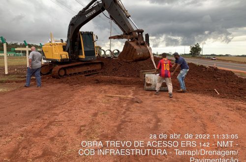 OBRA TREVO DE ACESSO ERS 142 - NMT - COB INFRAESTRUTURA - Terrapl/Drenagem/Pavimentação